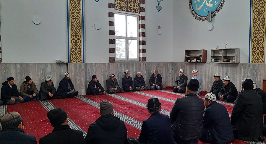 Бишкек шаарынын казысы Самидин кары Атабаев ордо калаадагы жалпы имамдарга жыйын өтүп, Рамазан айына даярдык көрүүнү тапшырды